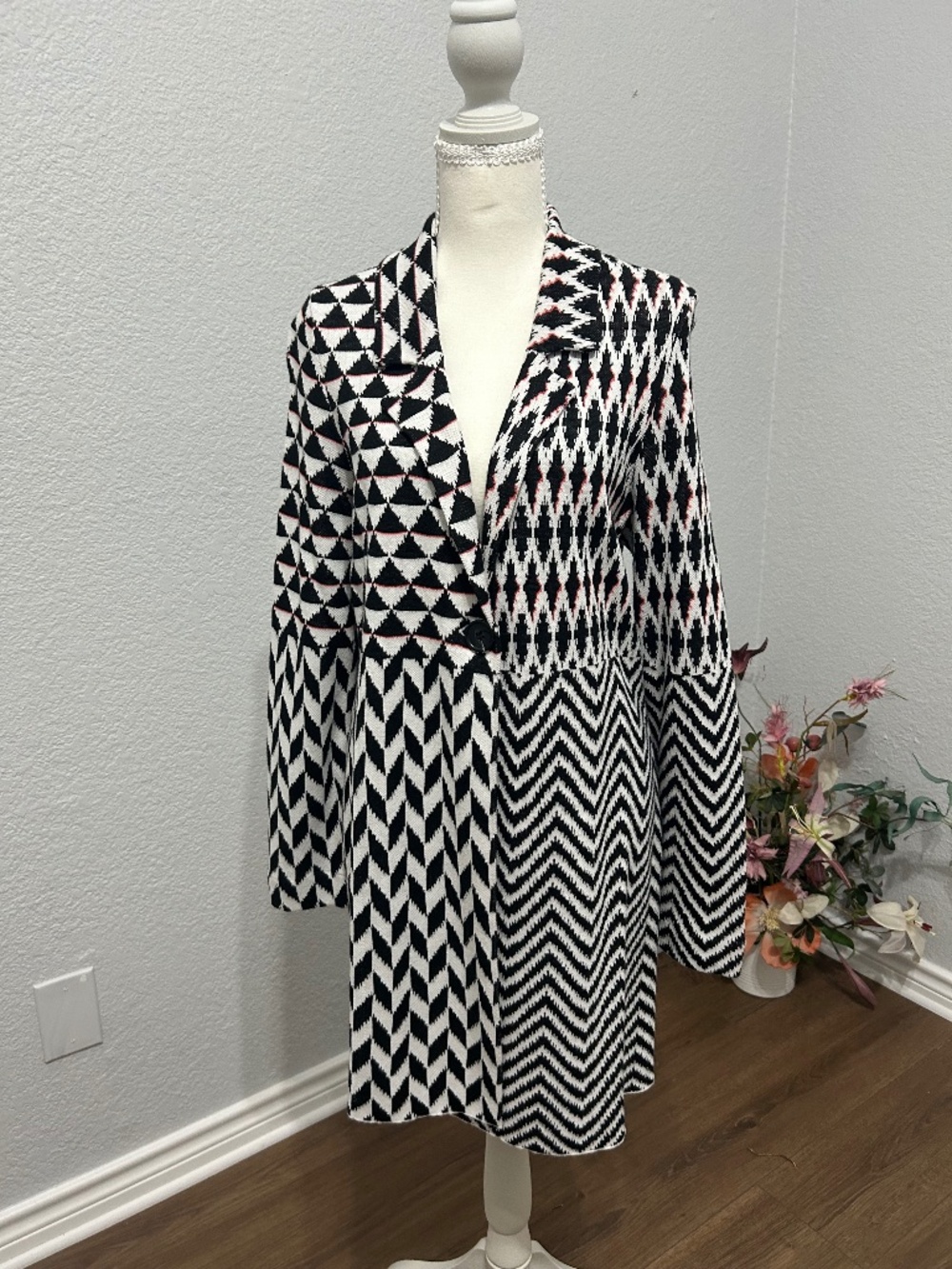 A.D.Y.P. Geometric Print Knit Long Coat Cardigan Black White Red M